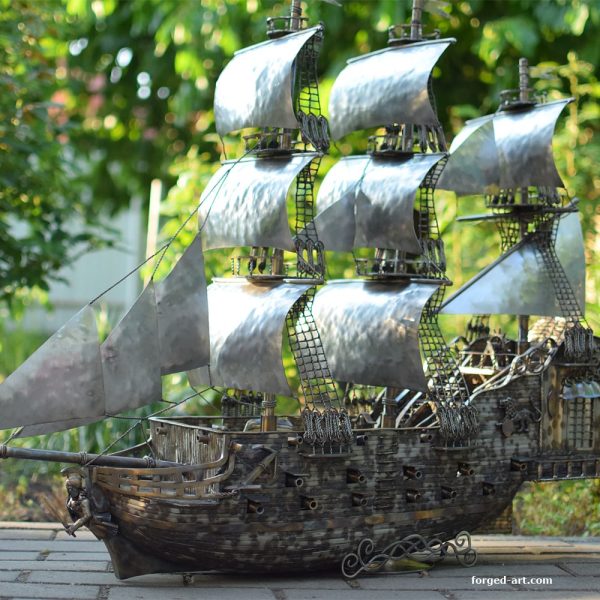 Großes Segelschiffmodell aus Edelstahl mit Ritter als Galionsfigur