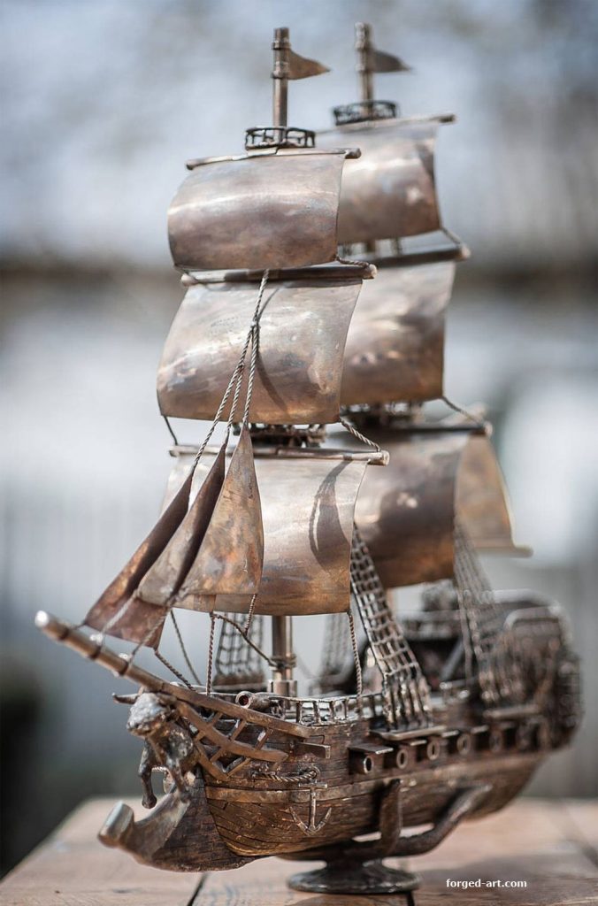 Piratengaleone Rusty Bull mit Stierkopf als Galionsfigur, Edelstahl – Ansicht 2