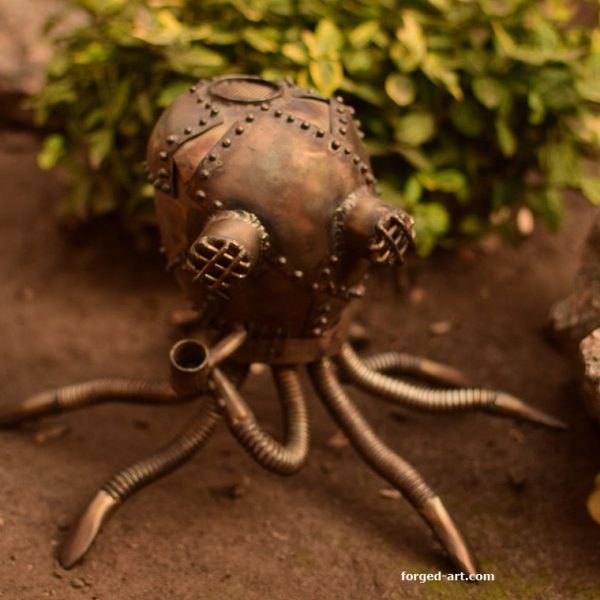 Krake im Steampunk-Stil, kleine Skulptur aus Edelstahl