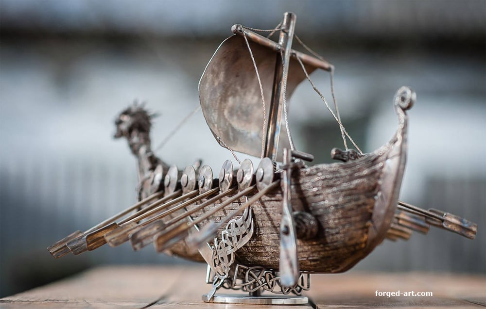 Wikingerschiff Drakkar mit Drachenkopf, Modell aus Edelstahl – Ansicht 3